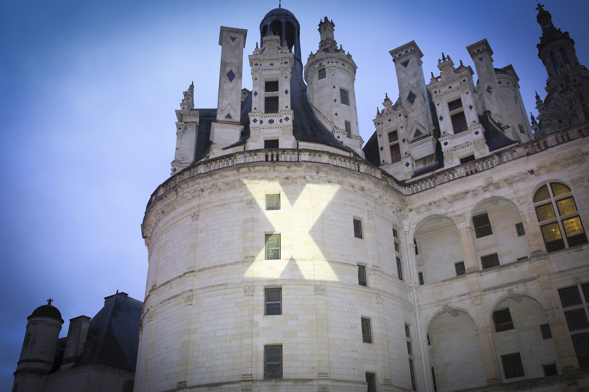 Le Château de Chambord illuminé d'un X lors de la soirée TEDxBlois 2019